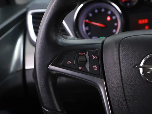 Photo 7 of 24 of W0LJD7E88G4028016 Opel Mokka 1.4 T Cosmo Airco