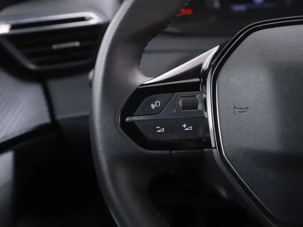 Photo 7 of 26 of VR3USHNKKPJ554293 Peugeot 2008 1.2 PureTech Active Pack Cruise