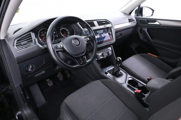 Photo 7 of 29 of WVGZZZ5NZJM080524 Volkswagen Tiguan Allspace 1.4 TSI Comfortline 7-SEATS