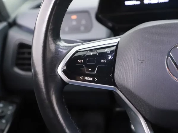 Photo 7 of 29 of WVWZZZE1ZLP006903 Volkswagen ID.3 First 58 kWh LED