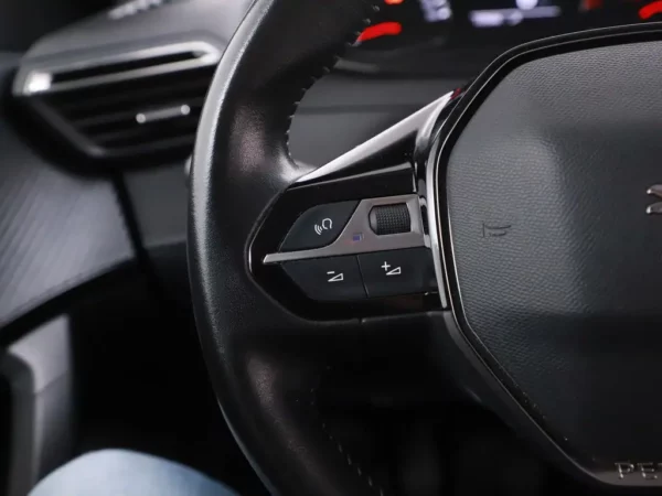 Photo 7 of 30 of VR3USHNKKLJ748222 Peugeot 2008 1.2 PureTech Blue Lease Active