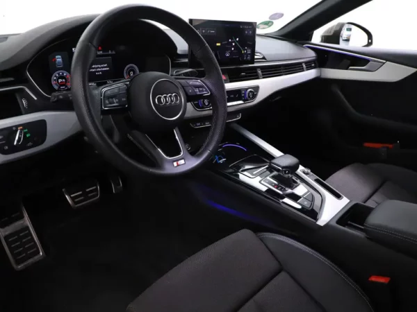 Photo 7 of 30 of WAUZZZF5XRA018580 Audi A5 Sportback 35 TFSI S-Line Competition VC