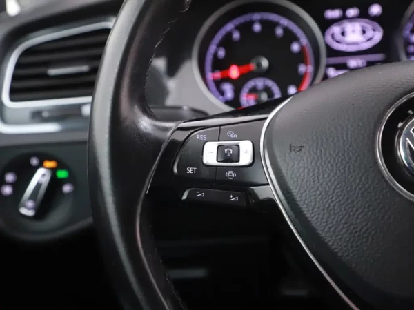 Photo 7 of 31 of WVWZZZAUZLP505120 Volkswagen GOLF Variant 1.0 TSI Comfortline 5-drs Combi