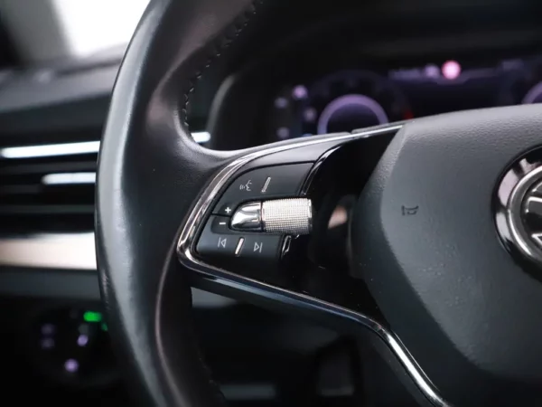 Photo 7 of 34 of TMBER7NW3M3052258 Skoda Scala 1.0 TSI Business Edition 5-drs Hatchb.