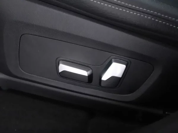 Photo 7 of 36 of WBY7X41090SZ08143 BMW iX3 Executive 80 kWh