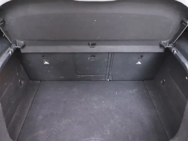 Photo 8 of 24 of WDD1760421J573183 Mercedes-Benz A-Klasse 180 Lease Edition Plus LED