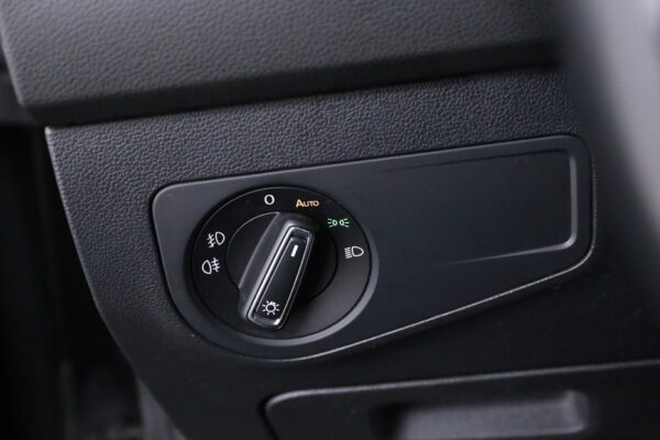 Photo 8 of 29 of WVGZZZ5NZJM080524 Volkswagen Tiguan Allspace 1.4 TSI Comfortline 7-SEATS