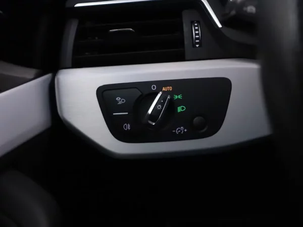 Photo 8 of 30 of WAUZZZF5XRA018580 Audi A5 Sportback 35 TFSI S-Line Competition VC