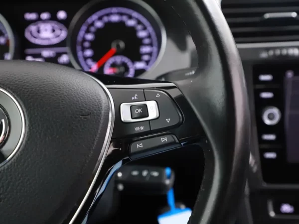 Photo 8 of 31 of WVWZZZAUZLP505120 Volkswagen GOLF Variant 1.0 TSI Comfortline 5-drs Combi