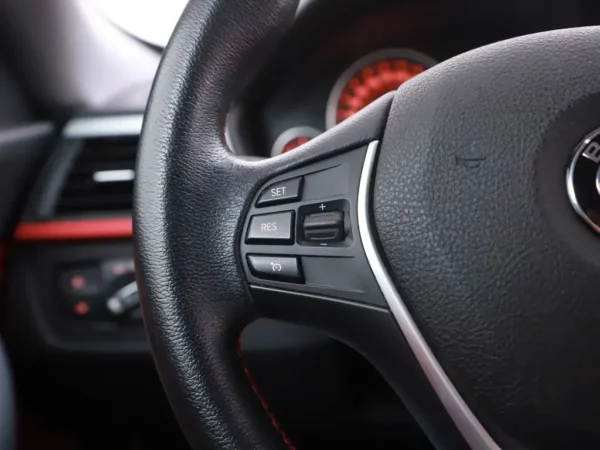 Photo 8 of 33 of WBA3X31030D358417 BMW 3-serie Gran Turismo 328i High Executive