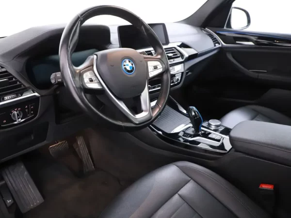 Photo 8 of 36 of WBY7X41090SZ08143 BMW iX3 Executive 80 kWh