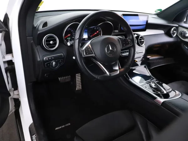 Photo 8 of 37 of WDC2539541F486918 Mercedes-Benz GLC 350e 4MATIC AMG LED