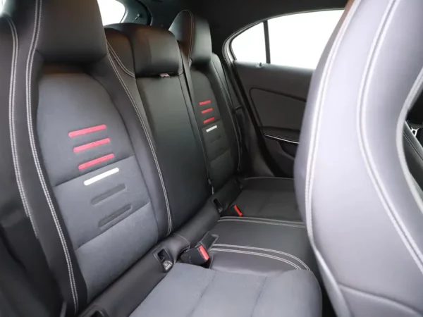 Photo 9 of 24 of WDD1760421J573183 Mercedes-Benz A-Klasse 180 Lease Edition Plus LED