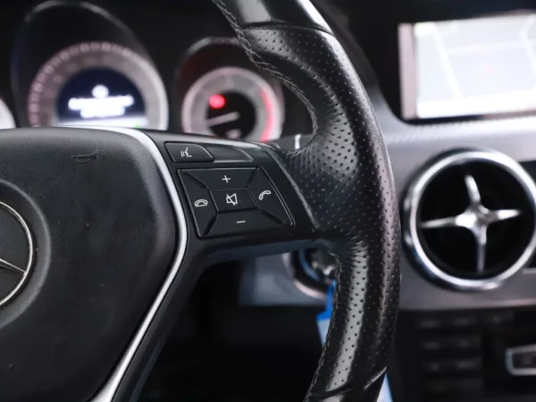 Photo 9 of 27 of WDC2049011F964945 Mercedes-Benz GLK-Klasse 200 CDI Ambition