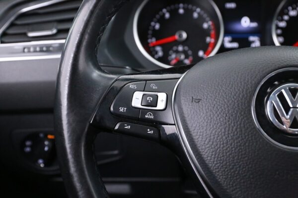 Photo 9 of 29 of WVGZZZ5NZJM080524 Volkswagen Tiguan Allspace 1.4 TSI Comfortline 7-SEATS