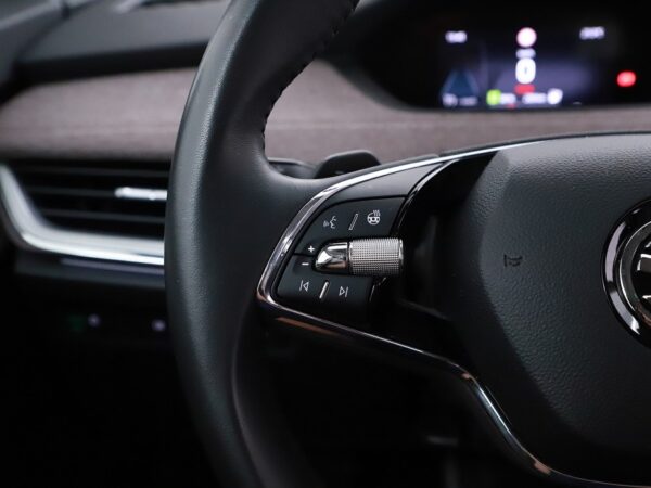 Photo 9 of 30 of TMBJB7NY9MF031448 Skoda Enyaq iV 60 (5-drs SUV) Cruise