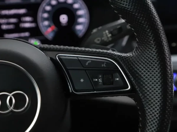 Photo 9 of 30 of WAUZZZF47LA021709 Audi A4 Avant 35 Automaat TFSI S-Line Sport