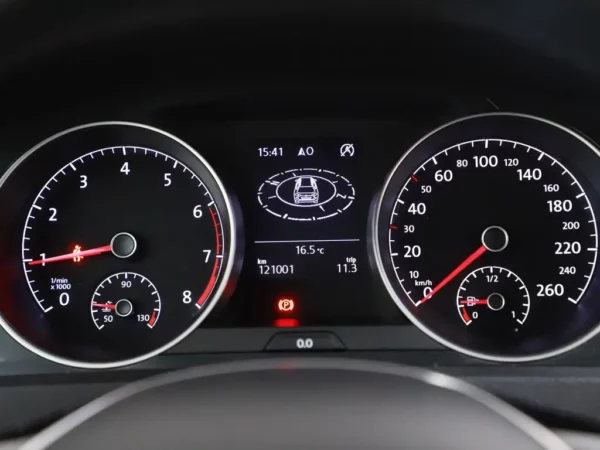 Photo 9 of 31 of WVWZZZAUZLP505120 Volkswagen GOLF Variant 1.0 TSI Comfortline 5-drs Combi