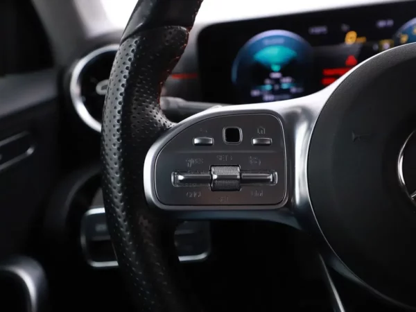 Photo 9 of 32 of W1K1771861J273372 Mercedes-Benz A-Klasse 250e Business Solution AMG HUD