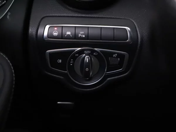 Photo 9 of 37 of WDC2539541F486918 Mercedes-Benz GLC 350e 4MATIC AMG LED