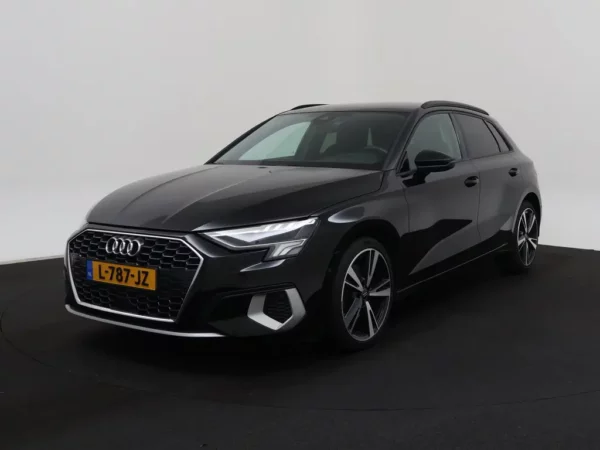 Photo 1 of 28 of WAUZZZGY2MA016341 Audi A3 Sportback 35 TFSI edition one 5-drs Hatchb.