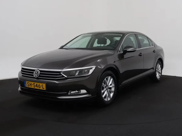 Photo 1 of 32 of WVWZZZ3CZJE179289 Volkswagen Passat 1.4 TSI ACT Comfortline 4-drs Sedan