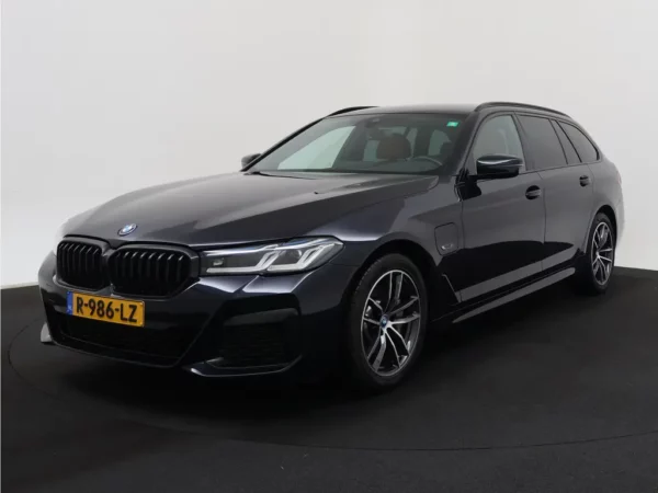 Photo 1 of 35 of WBA11CG000CL71888 BMW 5 Serie Touring 530e Business Edition Plus M-Pack