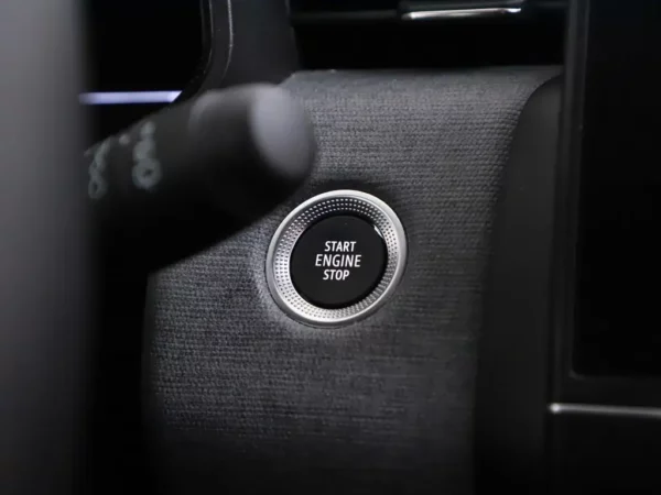 Photo 10 of 25 of VF1RJA00374065209 Renault Clio 1.6 E-Tech Full Hybrid 145