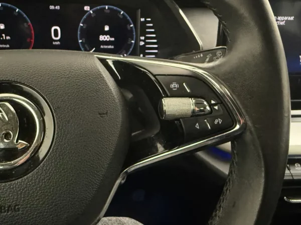 Photo 10 of 26 of TMBJP7NX2MY136328 Skoda Octavia Combi 1.0 TSI Business Edition