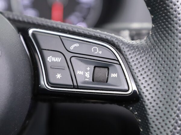 Photo 10 of 26 of WAUZZZ8V7J1006064 Audi A3 Cabriolet 1.5 Aut. TFSI CoD