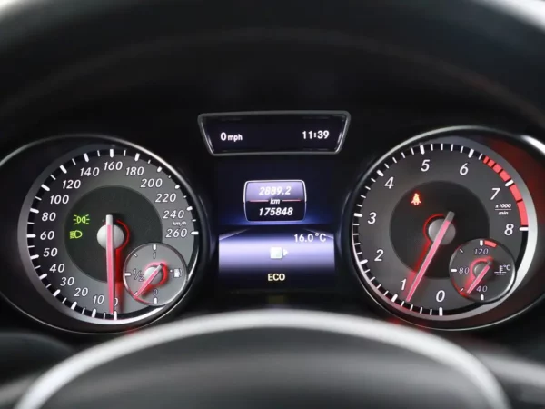 Photo 10 of 27 of WDD1173421N012561 Mercedes-Benz CLA-Klasse 180 Edition 1