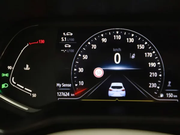 Photo 10 of 29 of VF1RJA00365530239 Renault Clio 1.0 TCe Intens LED