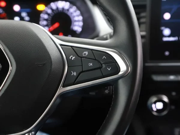 Photo 10 of 29 of VF1RJB00068086046 Renault Captur 1.0 TCe 100 Bi-Fuel Business Zen LED