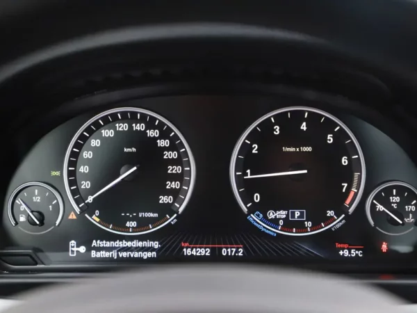 Photo 10 of 30 of WBA5A31080D744552 BMW 5 Serie 520i Aut. Last Minute Edition 4-drs Sedan