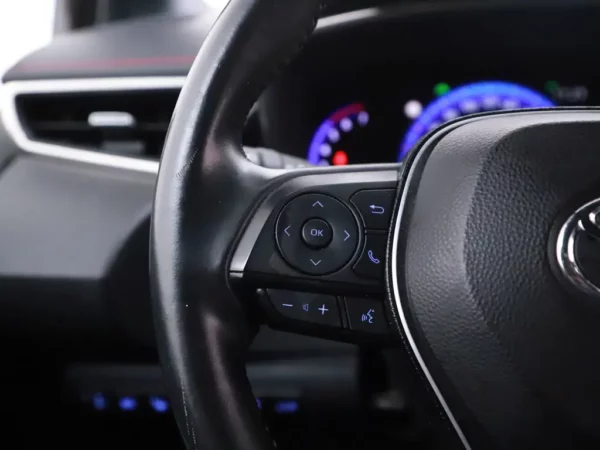 Photo 10 of 31 of SB1Z93BE40E063357 Toyota Corolla Touring Sports 1.8 Hybrid Executive