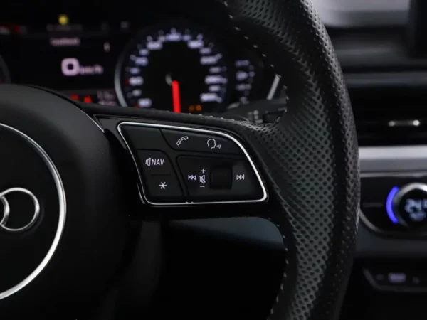 Photo 10 of 34 of WAUZZZF56KA068463 Audi A5 Sportback 35 TFSi Sport S-Tronic