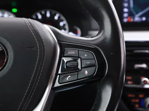 Photo 10 of 34 of WBAJL11080BC88242 BMW 5 Serie Touring 520i High Executive 5-drs Combi