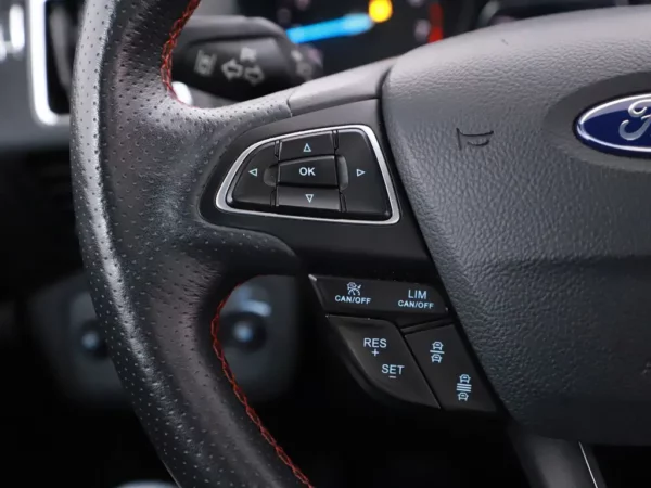 Photo 10 of 35 of WF0AXXWPMAKY67830 Ford Kuga 1.5 EcoBoost ST Line LED