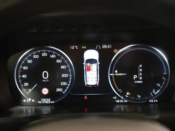 Photo 10 of 36 of YV1LFBABDH1149222 Volvo XC90 2.0 T8 Twin Engine AWD Inscription