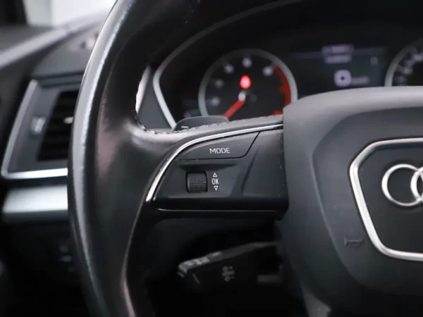 Photo 10 of 39 of WAUZZZFY7H2018880 Audi Q5 2.0 TFSI quattro Design Pro Line Plus LED