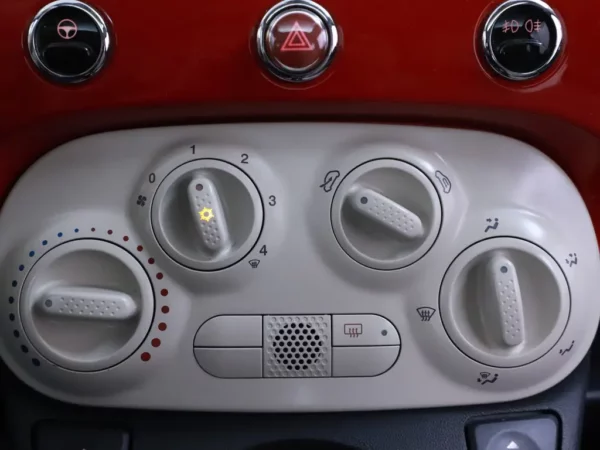 Photo 11 of 21 of ZFA31200000548775 Fiat 500 1.2 Lounge Pano