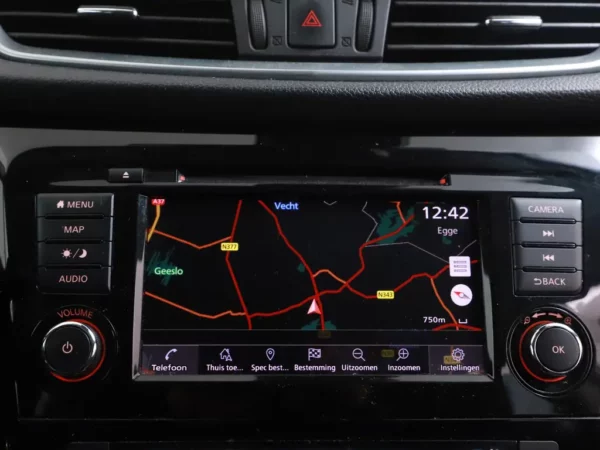 Photo 11 of 26 of SJNFFAJ11U2639705 Nissan QASHQAI 1.3 DIG-T Business Edition Pano