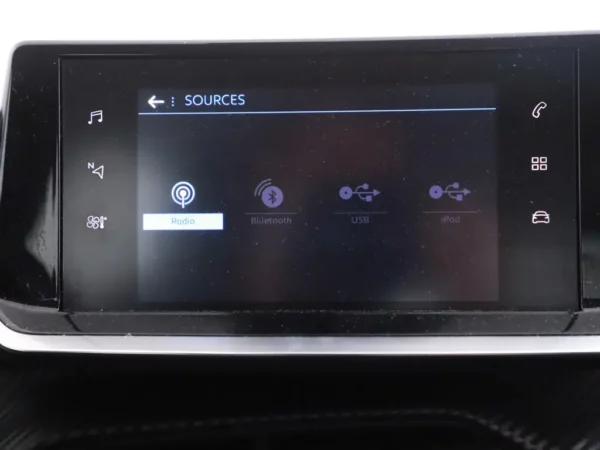 Photo 11 of 26 of VR3UPHMHDN5881101 Peugeot 208 1.2 PureTech Active Pack Airco