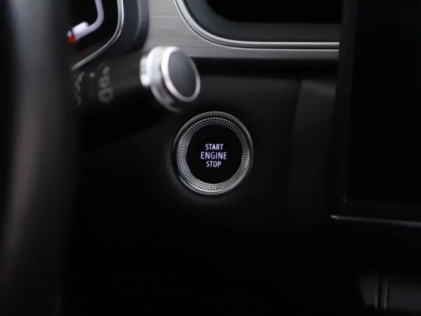 Photo 11 of 28 of VF1RJB00966036371 Renault Captur 1.0 TCe 100 Intens (5-drs