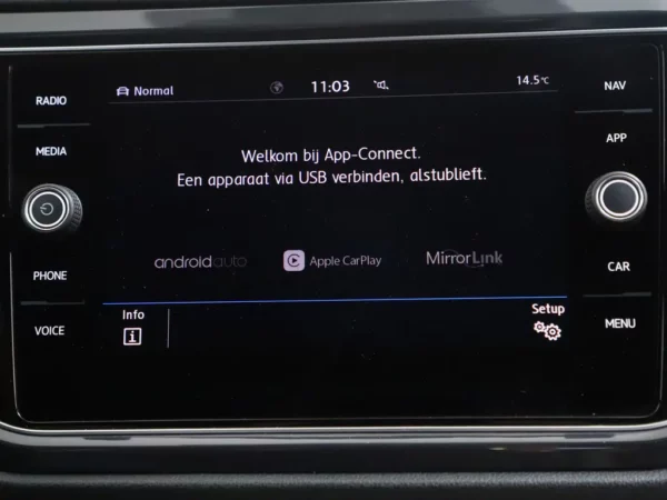 Photo 11 of 28 of WVGZZZA1ZJV009374 Volkswagen T-Roc 1.5 TSI Sport Cruise Led