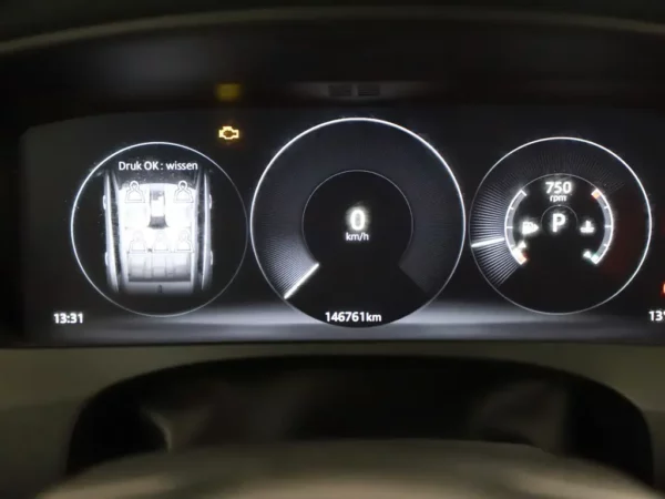 Photo 11 of 29 of SADCA2BN9HA071223 Jaguar F-Pace 2.0 Aut. Portfolio AWD 20d