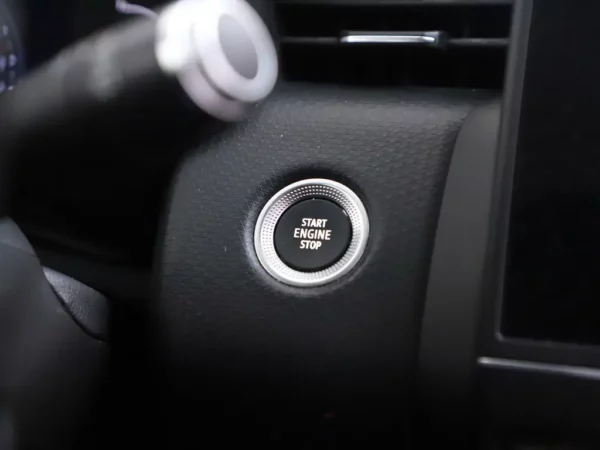 Photo 11 of 29 of VF1RJA00365530239 Renault Clio 1.0 TCe Intens LED