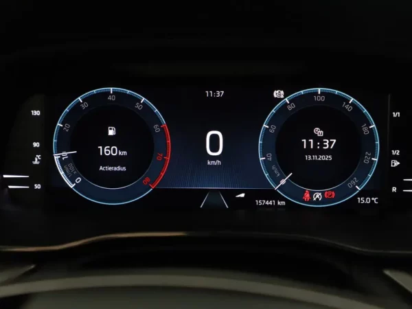 Photo 11 of 34 of TMBAP7NX0MY011246 Skoda Octavia 1.0 TSI Business Edition 5-drs Hatchb.