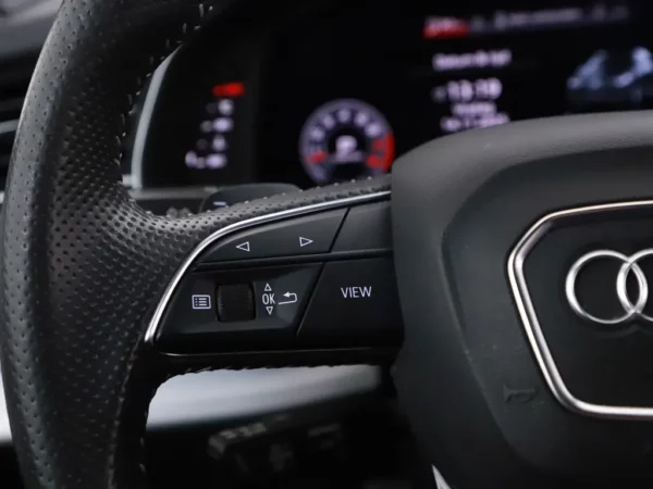 Photo 11 of 34 of WAUZZZ4M3LD007324 Audi Q7 55 TFSI quattro Pro Line S 7p