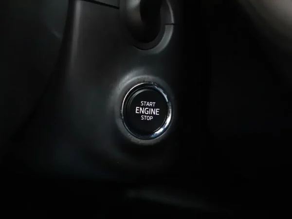 Photo 11 of 35 of TMBER9PJXN4006466 Skoda Fabia 1.0 Aut. TSI Business Edition 5-drs Hatchb.